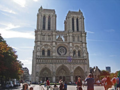 Notre Dame Wide angle view