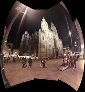 Vienna Dom Reflect